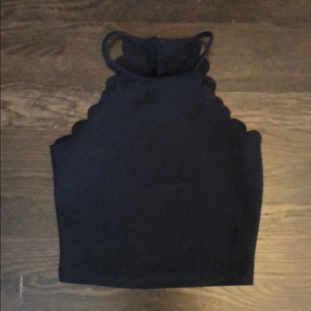 Black scallop tang top